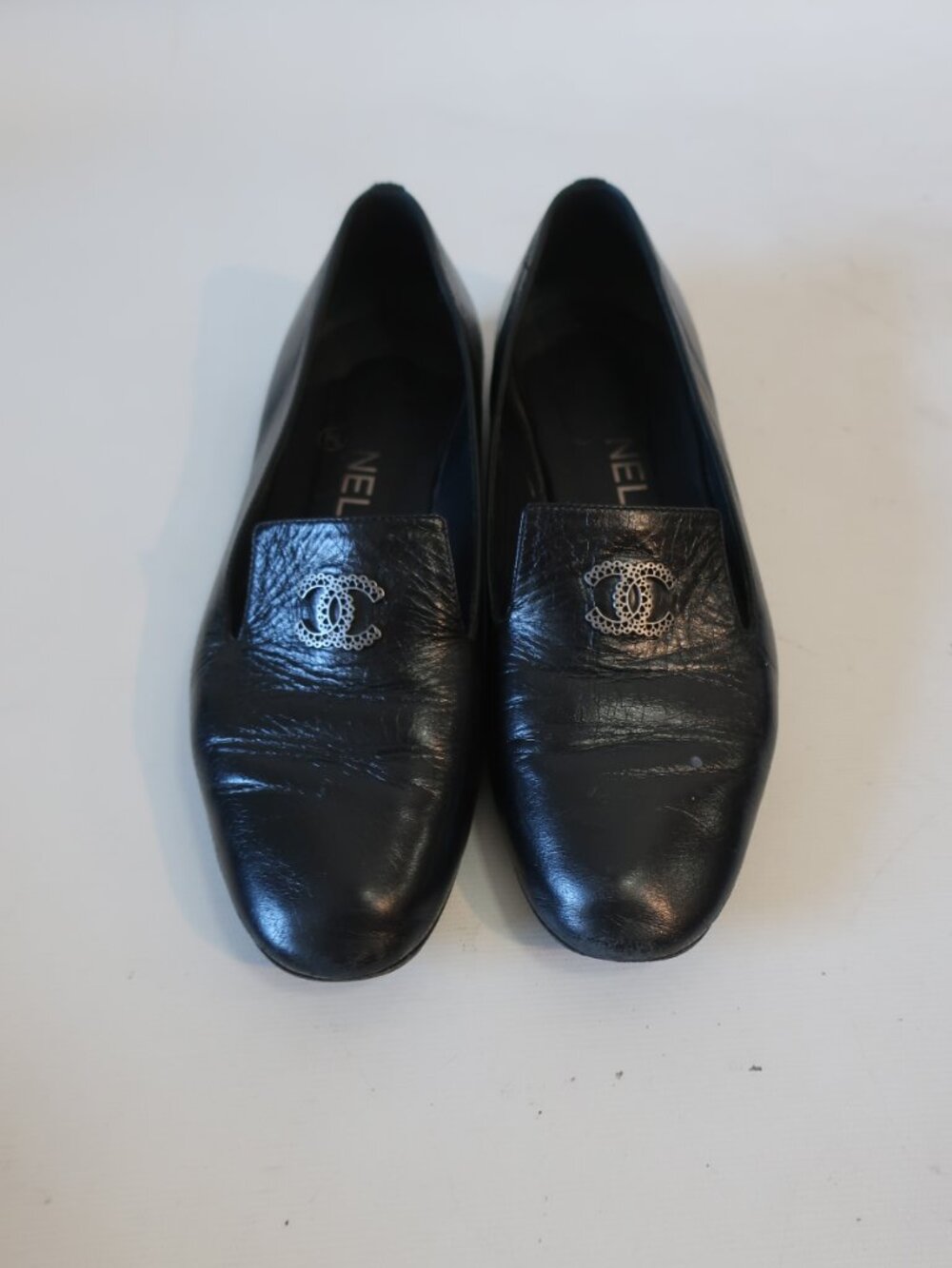 Authentic Womens Chanel Black Leather CC Flat Loafer Shoes 35.5 US/5 - Picture 9 of 16